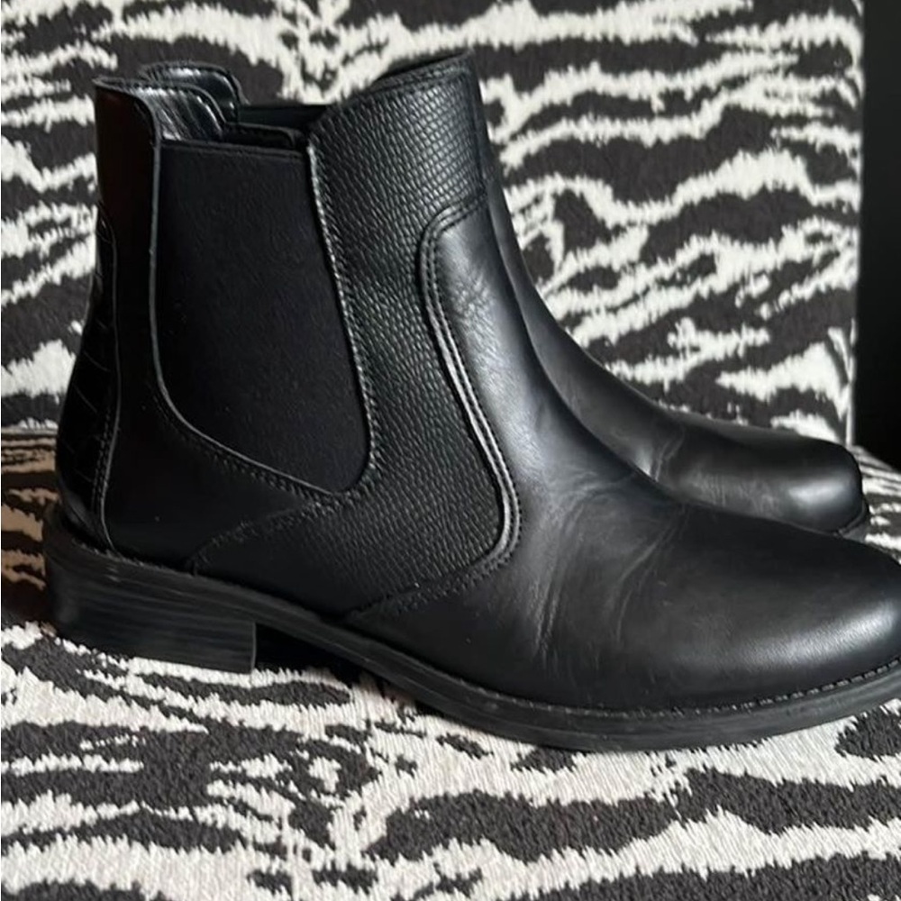 Remonte Chelsea boots